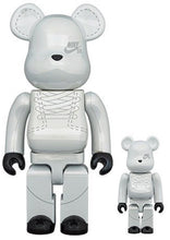 Load image into Gallery viewer, BEARBRICK Nike SB White (400% + 100%) Vinyl Figure Be@rbrick