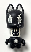 Load image into Gallery viewer, Thundermutt Designer Toy &amp; Mini-Print (Signed &amp; Doodled) Vinyl Figure Tristan Eaton
