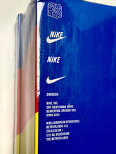 Load image into Gallery viewer, BEARBRICK Nike SB White (400% + 100%) Vinyl Figure Be@rbrick
