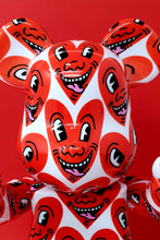 Load image into Gallery viewer, V6 Hearts 100% &amp; 400% Vinyl Figure Keith Haring x Be@rbrick
